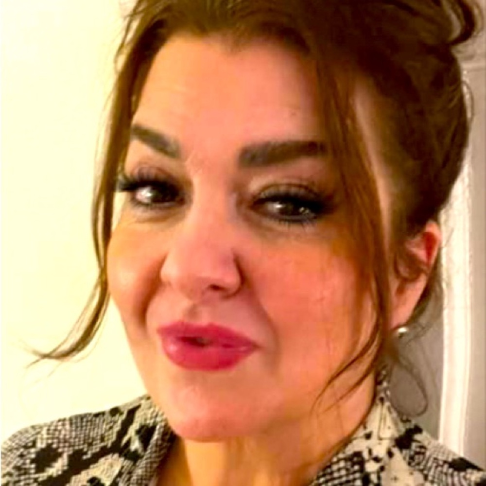 Meet your Posher, Jennifer